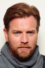 Ewan McGregor isPerry Macepearce
