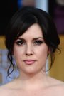 Melanie Lynskey isMary (segment "